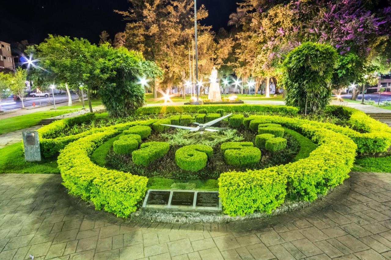 Hotel Euro Suite Pocos De Caldas By Nacional Inn Екстер'єр фото