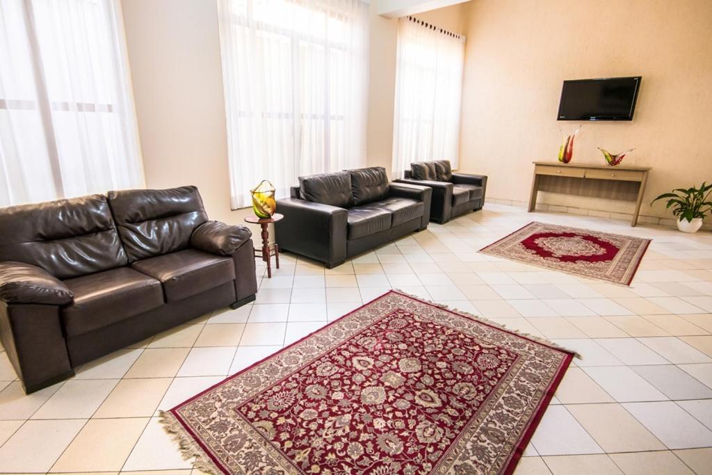 Hotel Euro Suite Pocos De Caldas By Nacional Inn Екстер'єр фото
