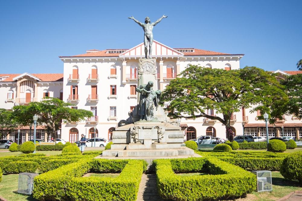 Hotel Euro Suite Pocos De Caldas By Nacional Inn Екстер'єр фото